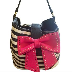 🎀 Betsey Johnson Bow Bucket Purse🎀
